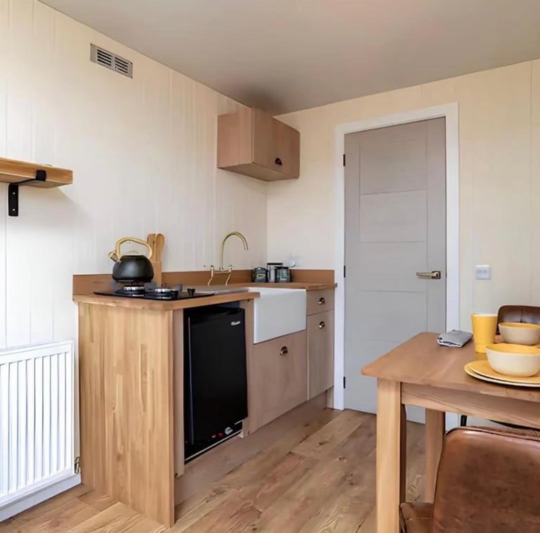 1bhk Container House with Spacious Deck, Tiny House, Portable Houses for Families, Fully Furnished, Disaster Resistant, 2 Hour Set-Up, Customizable 6