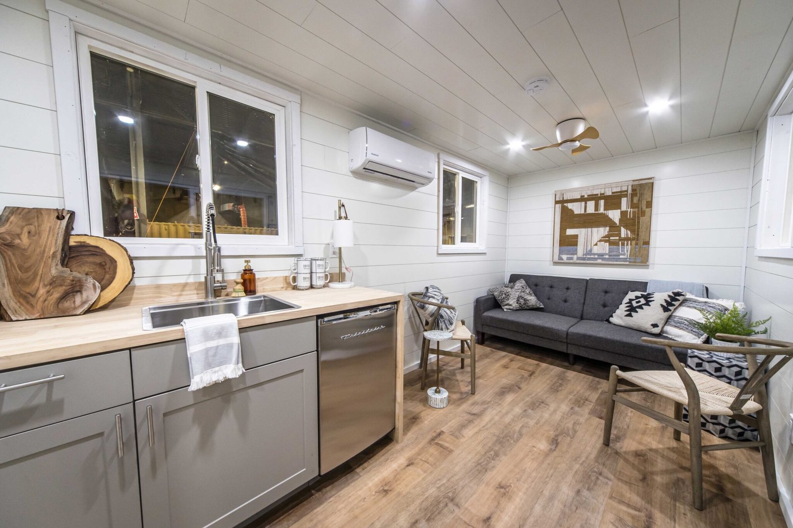 20FT Ezra Modern Container Home | Turnkey Tiny House | Portable Prefab Container Home 4