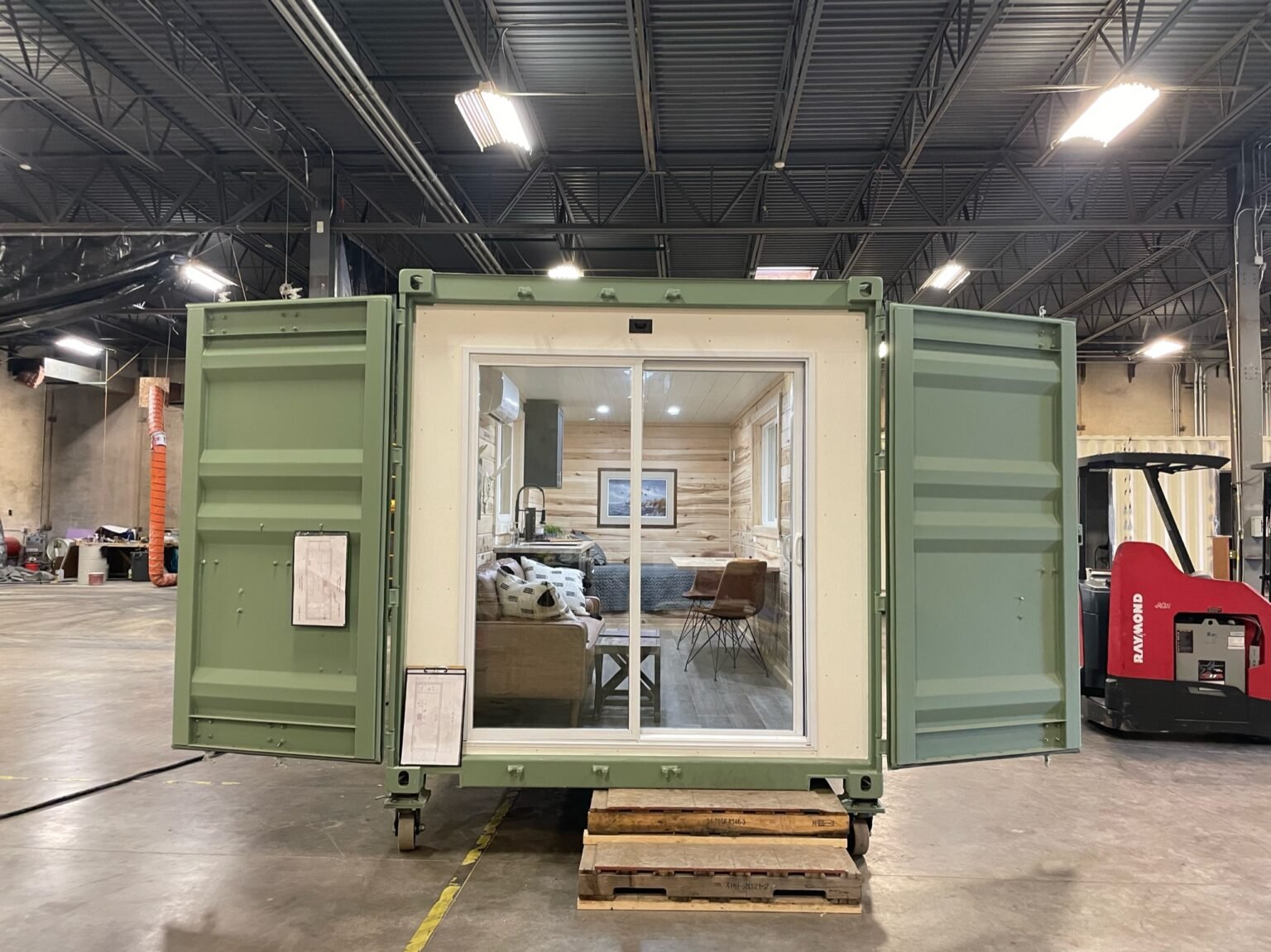 20FT Jack Hunting Container Cabin | Off-Grid Container Home with Kitchen & Rooftop Deck