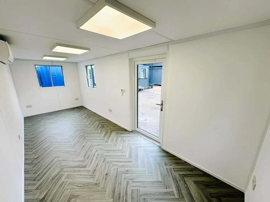 21ft x 8ft Custom Office Cabin – Refurbished Portable Building with A/C & Glazed Door 2