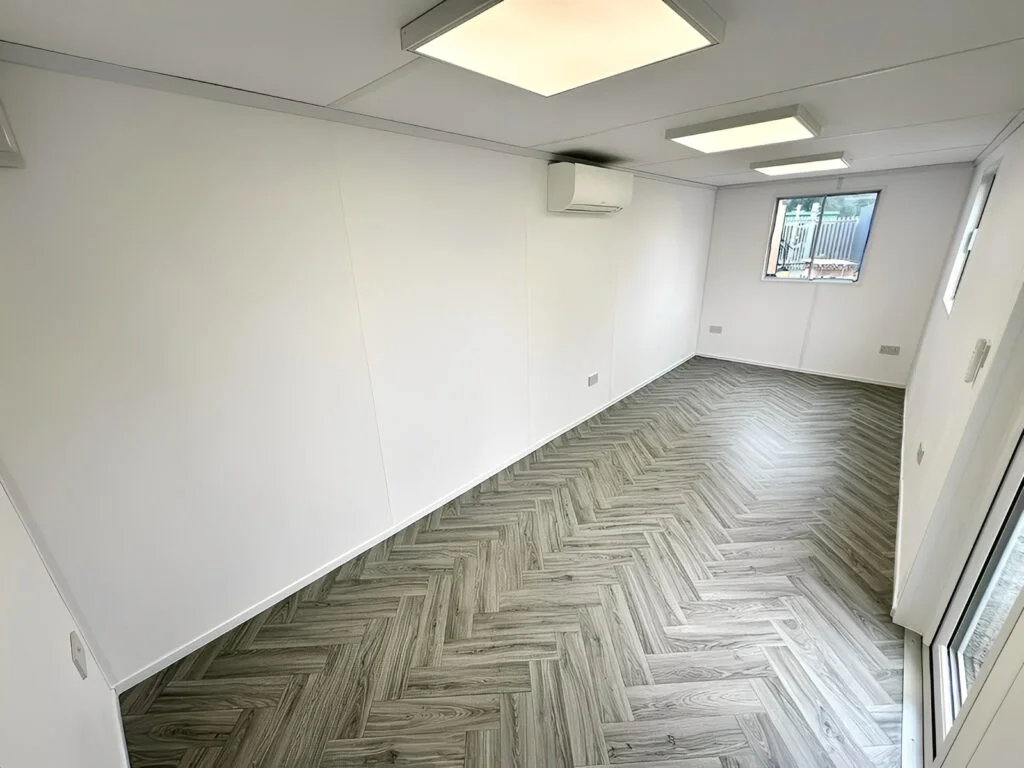 21ft x 8ft Custom Office Cabin – Refurbished Portable Building with A/C & Glazed Door 7