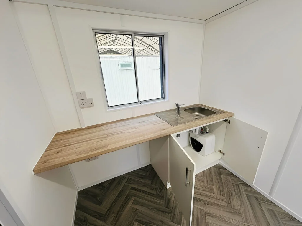 21ft x 8ft Office / Canteen Cabin – Refurbished Anti-Vandal Portable Building 4