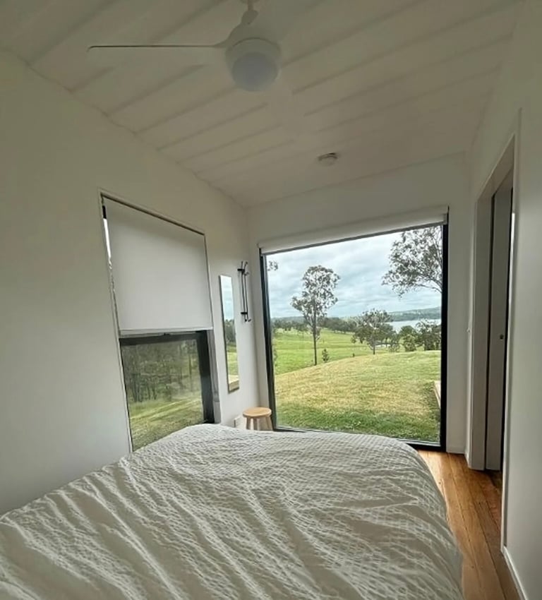 3bhk Two-Storey Container House with a Large Open Upper Terrace and Patio, Portable Houses for Families, Fully Furnished, Disaster Resistant, 4 Hour Set-Up, Customizable 3