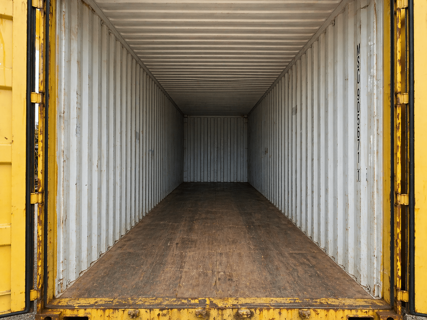 40ft HC Used Wind and Watertight Shipping Container – Yellow or Green 3