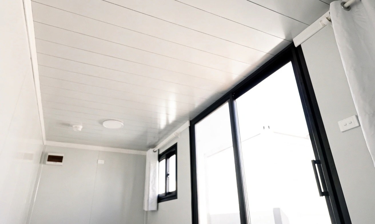 6m Cabin - Open Plan 4