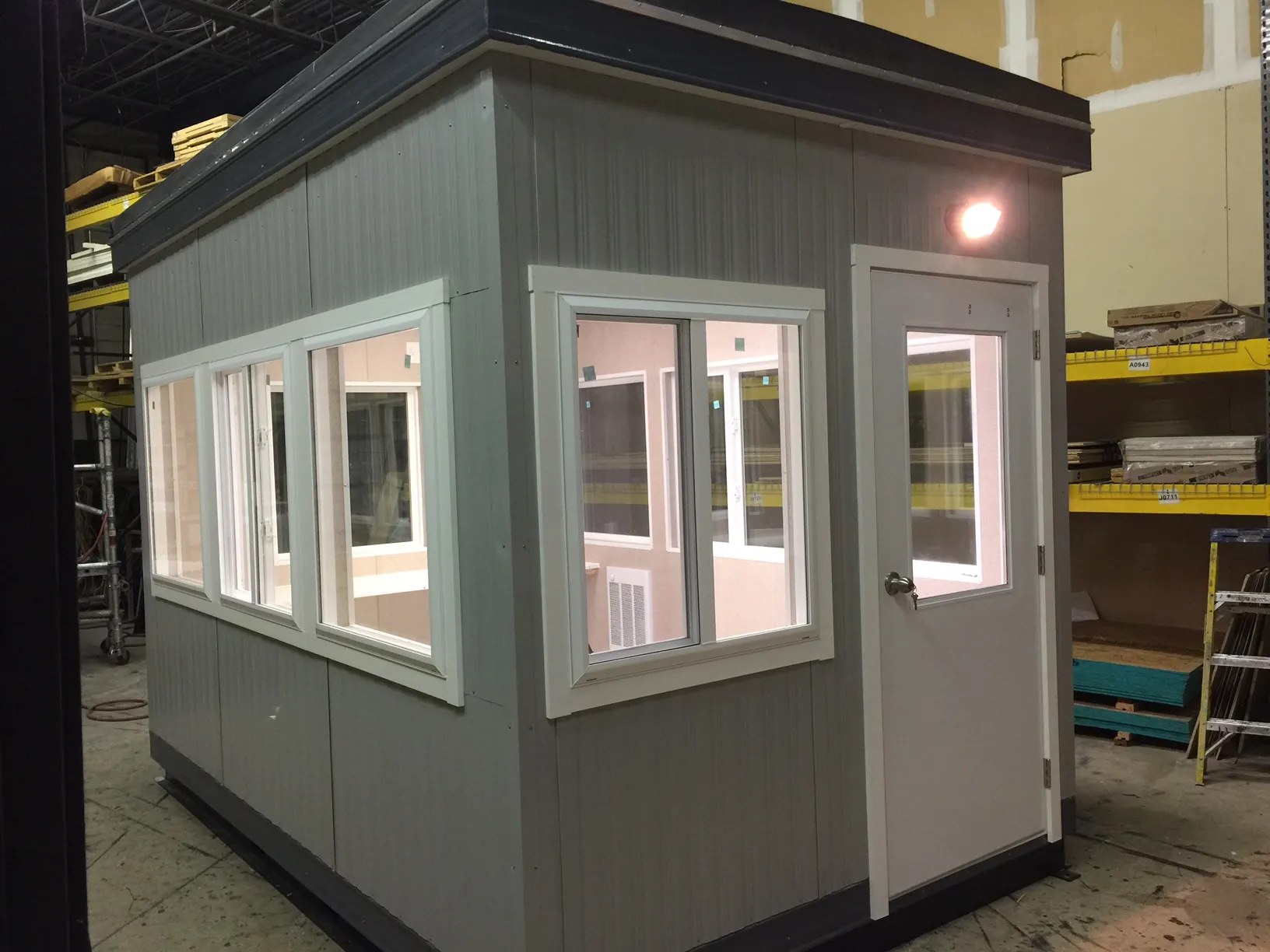 8×12 Guard Booth