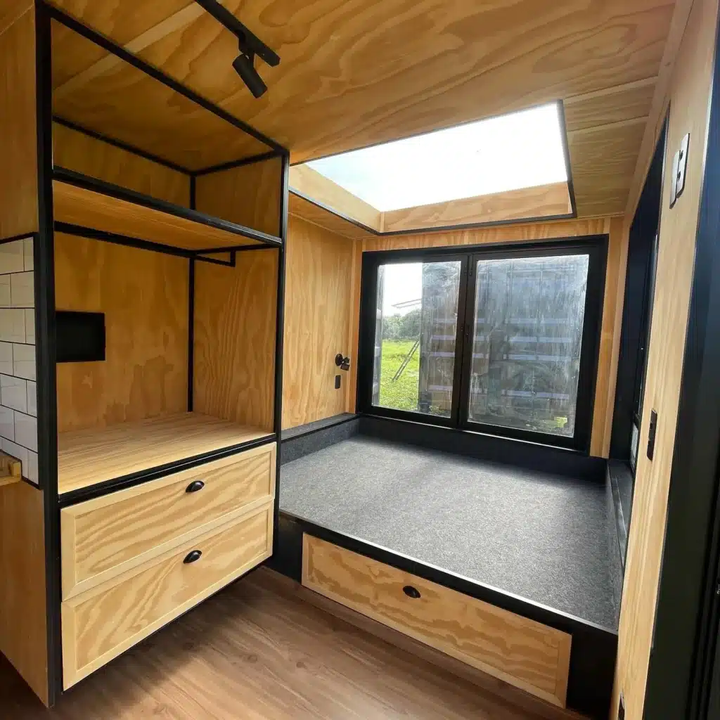 Custom 20ft Cozy Cabin Container House 7