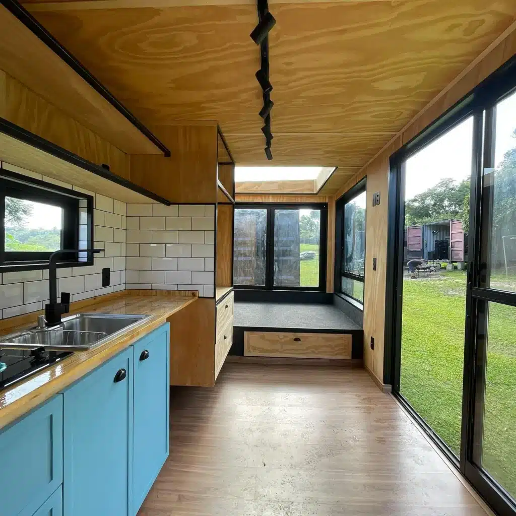 Custom 20ft Cozy Cabin Container House 8
