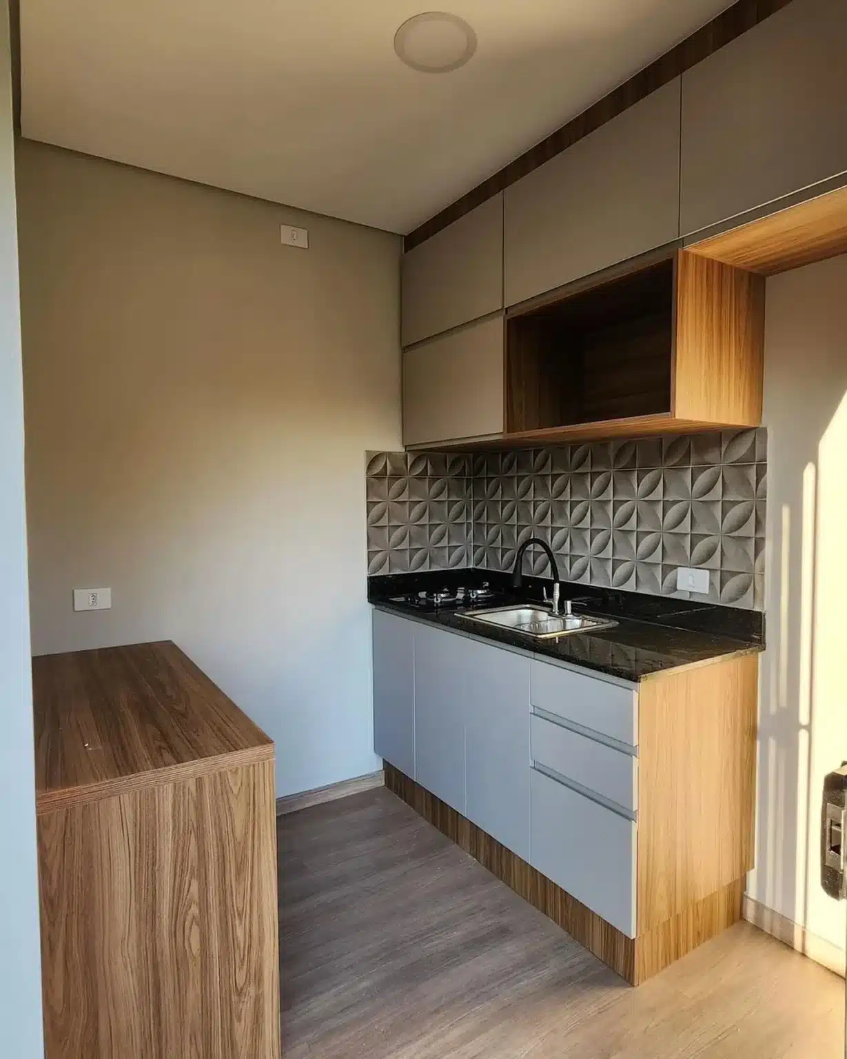 Custom 20ft Shipping Container Home With Water Tank 3