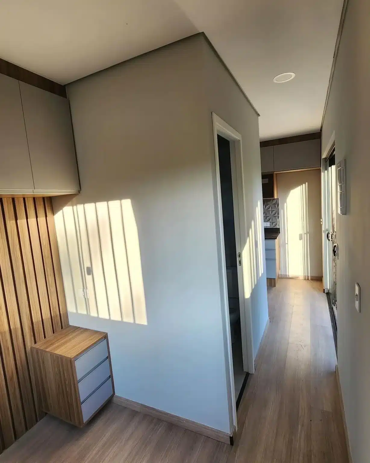 Custom 20ft Shipping Container Home With Water Tank 4