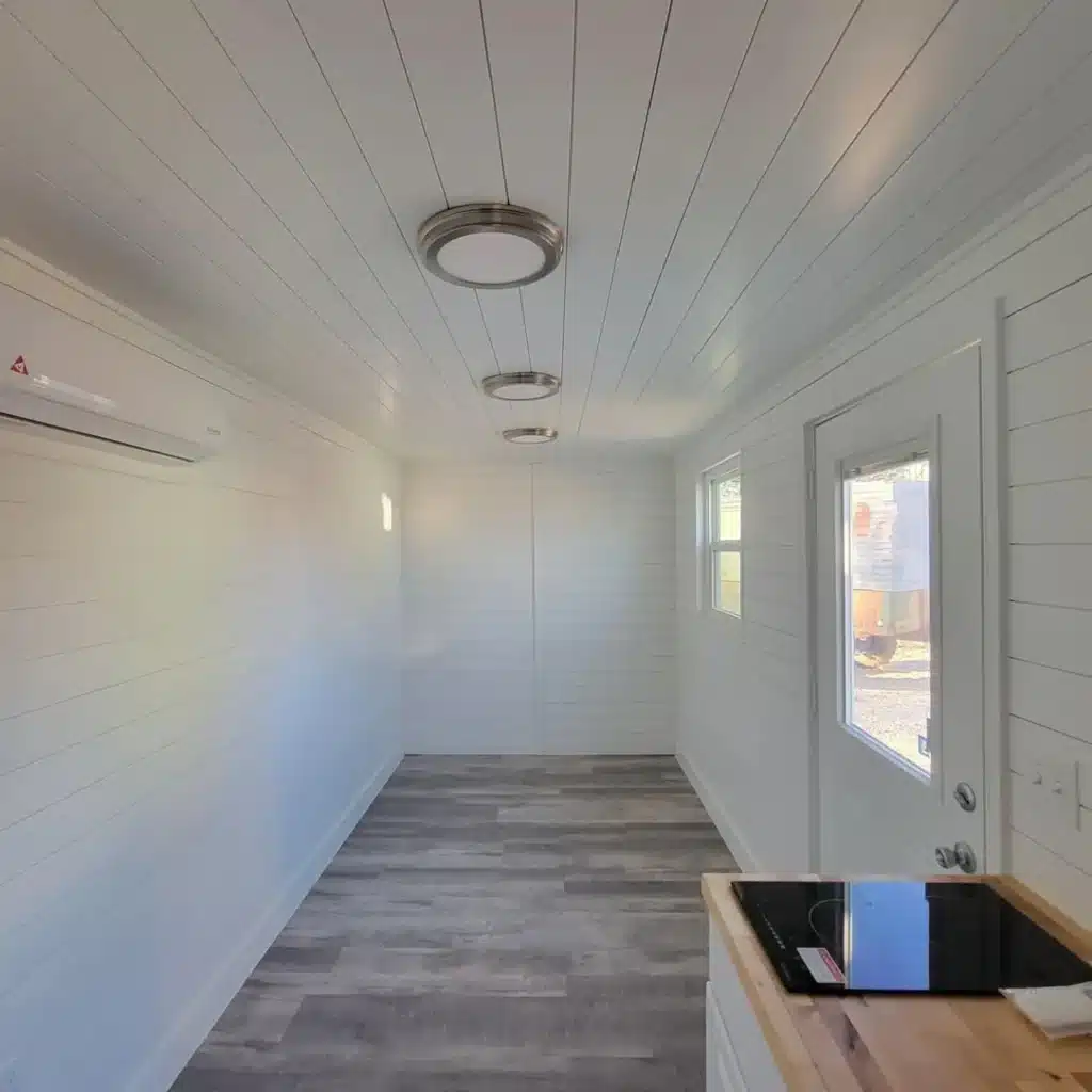 Custom 20ft Shipping Container House 3