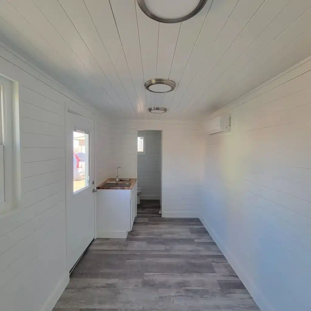 Custom 20ft Shipping Container House 4