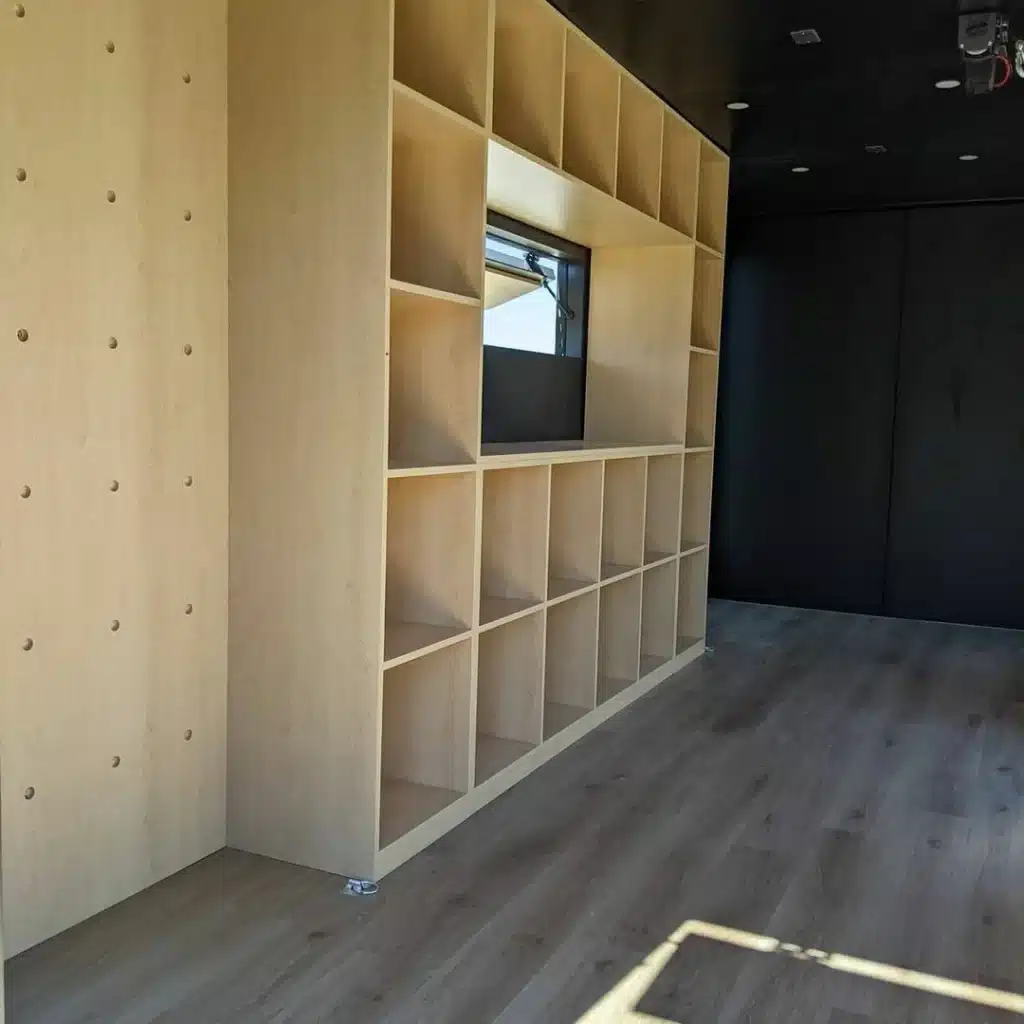 Custom 20ft Shipping Shopping Container on Wheels 5