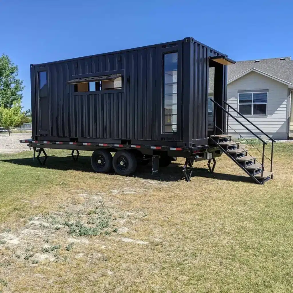 Custom 20ft Shipping Shopping Container on Wheels 7
