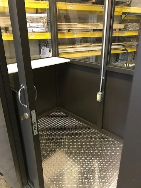 Guard Shack 4 x 6 ECONO White 2
