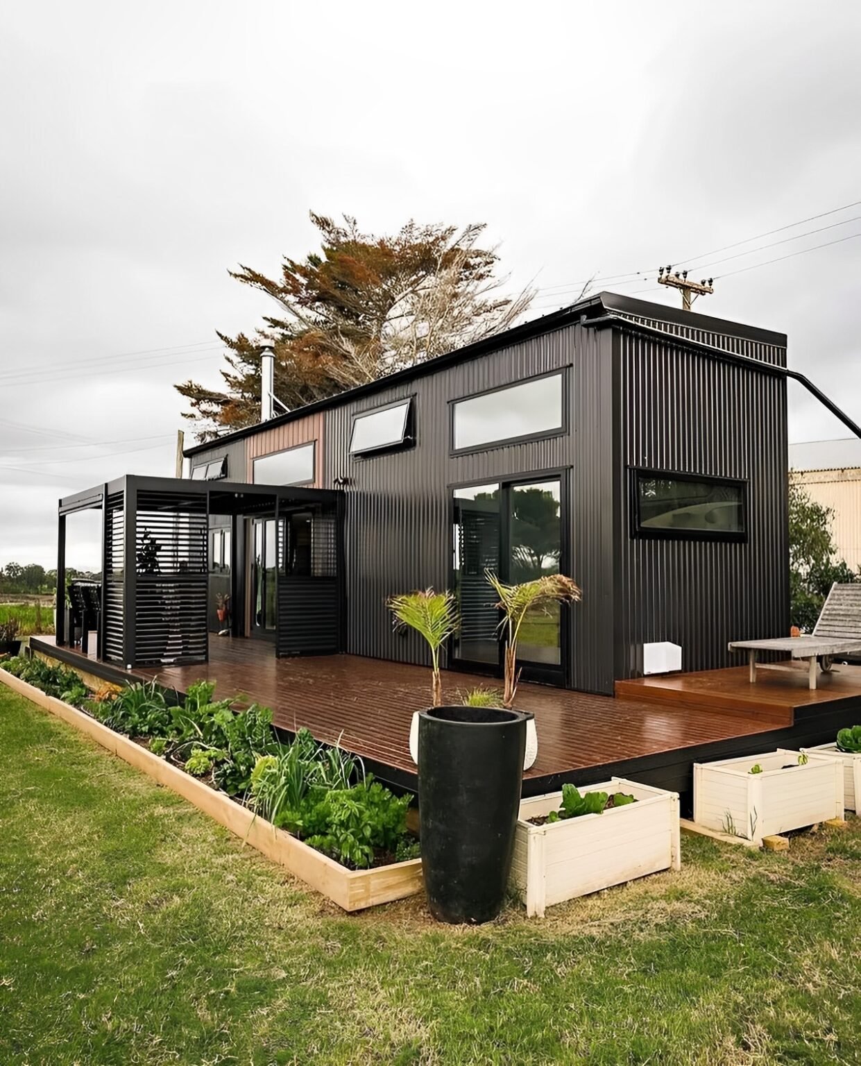 Luxury 40ft prefab container house with easy-folding sandwich panels 2