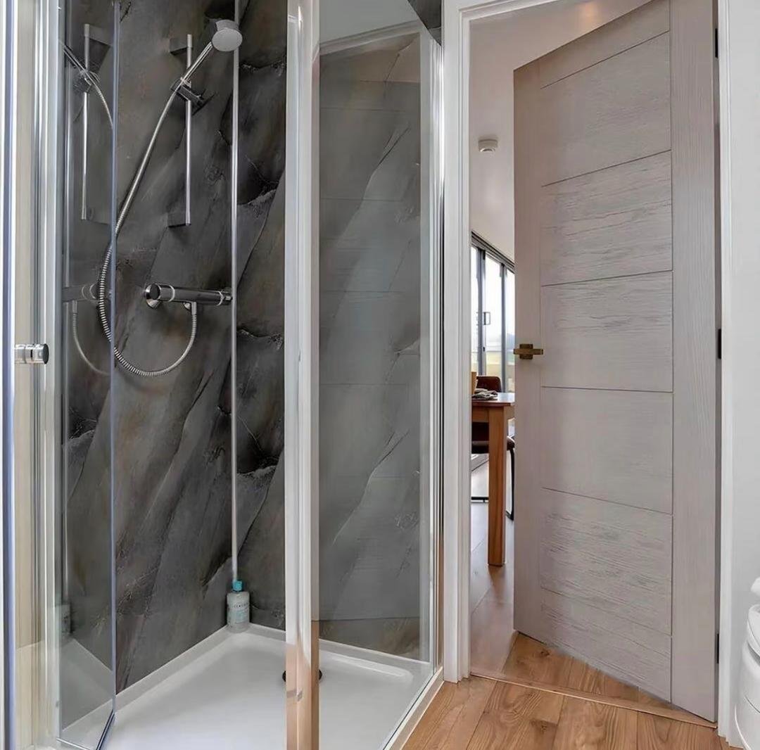 Modern Single-Storey Container House with Spacious Deck, Fully Furnished Portable Tiny Home, Disaster-Resistant Prefab Family House 3