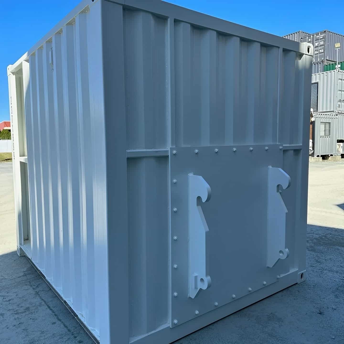 White Modified 10ft Shipping Container with AC 2