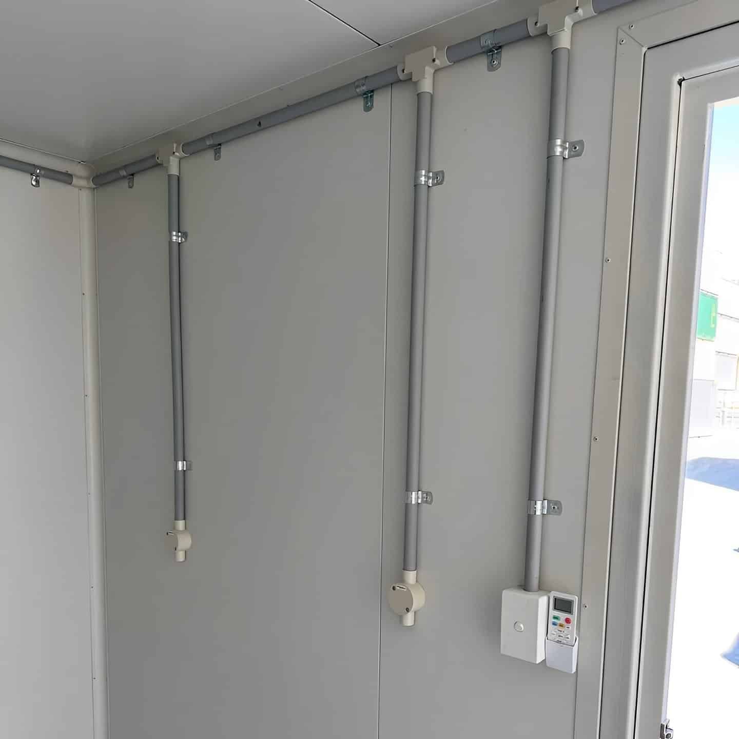 White Modified 10ft Shipping Container with AC 5